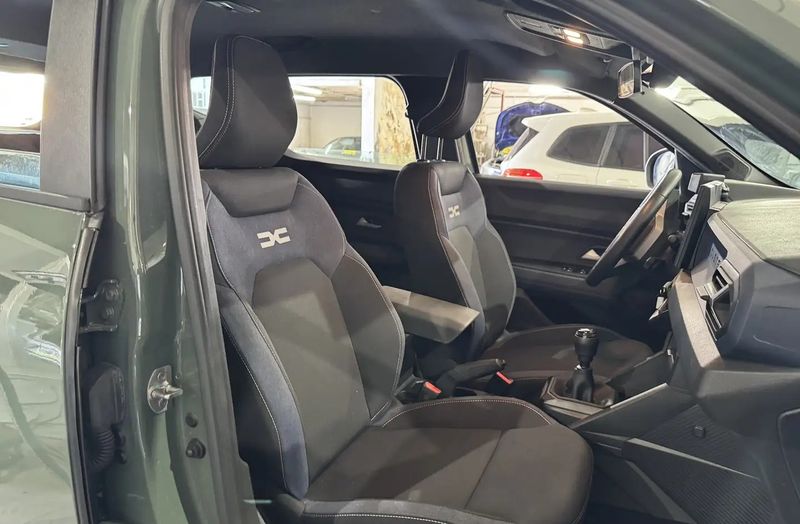 Dacia Duster • 2025 • 4,598 km 13