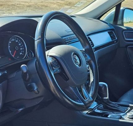 Volkswagen Touareg • 2016 • 155,000 km 10