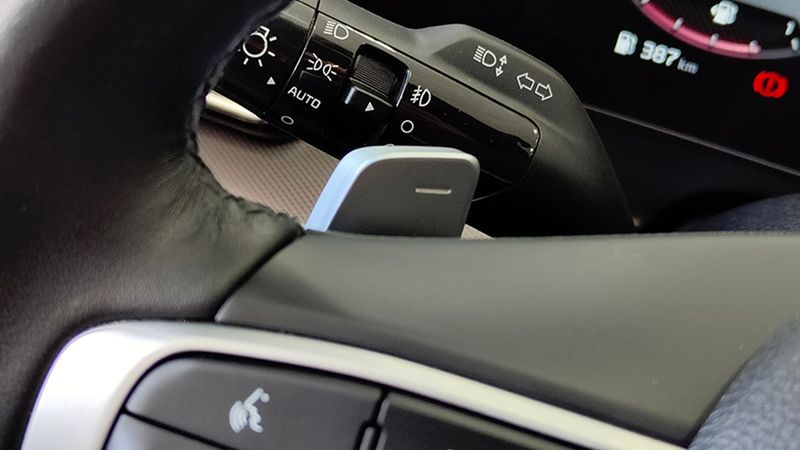 Kia Sportage • 2023 • 25,679 km 12