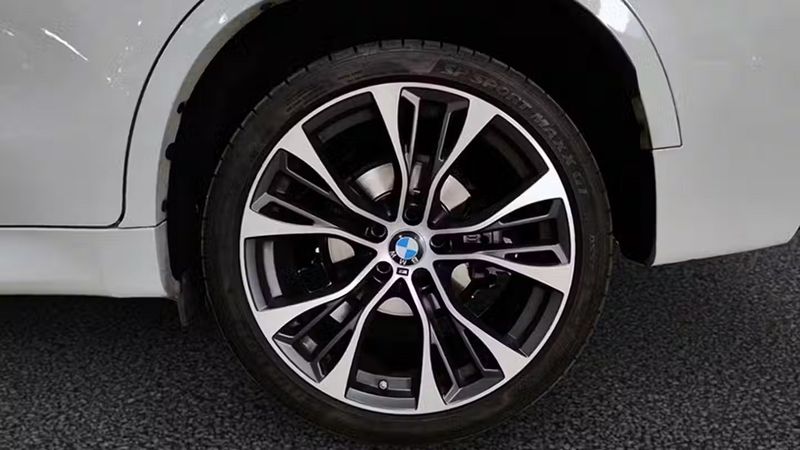 BMW X6 • 2017 • 90,955 km 15