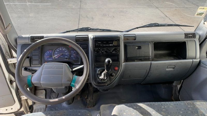 Mitsubishi Fuso canter • 2009 • 90,000 km 4