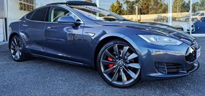 Tesla Model S • 2016 • 160,292 km 1