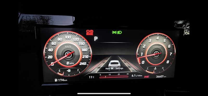 Hyundai Elantra • 2021 • 35,000 km 5