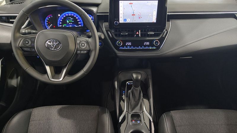 Toyota Auris • 2022 • 14,807 km 2