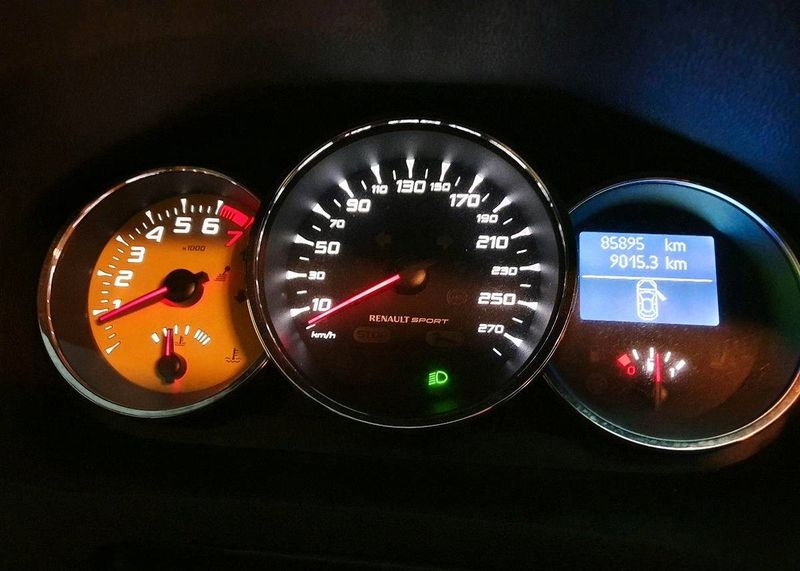 Renault Mégane Coupé • 2010 • 89,999 km 3