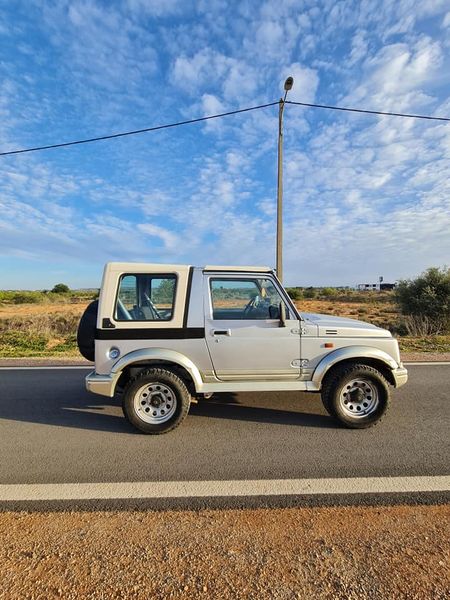 Suzuki Samurai • 1999 • 120,000 km 1
