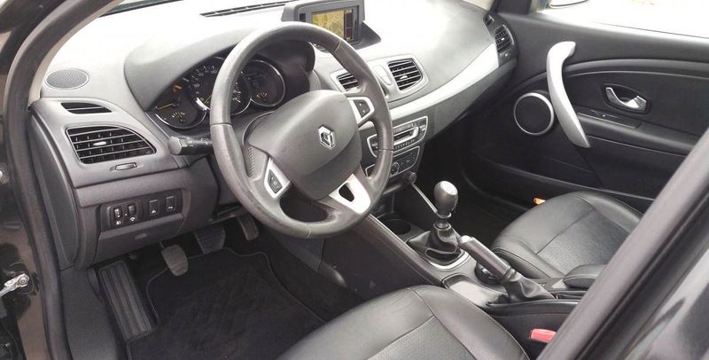 Renault Fluence • 2011 • 200,000 km 2