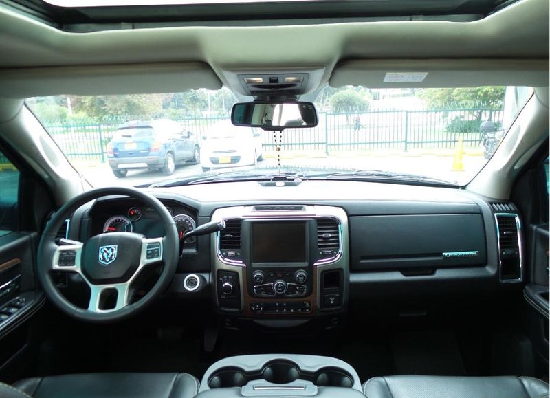 Dodge Ram Pickup 2500 • 2013 • 140,000 km 7