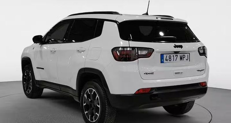 Jeep Compass • 2024 • 14,181 km 4