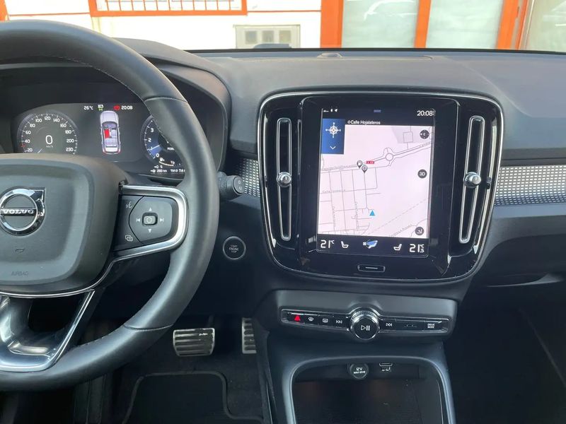 Volvo XC40 • 2022 • 39,000 km 2