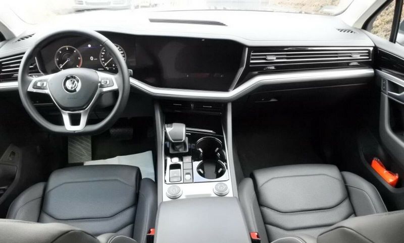 Volkswagen Touareg • 2018 • 149,500 km 9