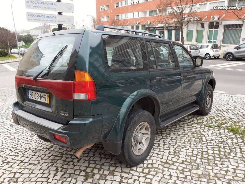 Mitsubishi Vanwagon • 2001 • 200,000 km 3