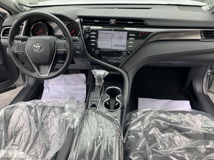 Toyota Camry • 2020 • 0 km 3