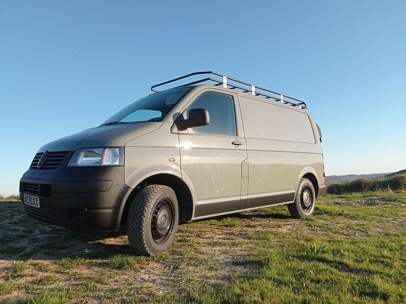 Volkswagen T5 Transporter Shuttle • 2009 • 250,000 km 1