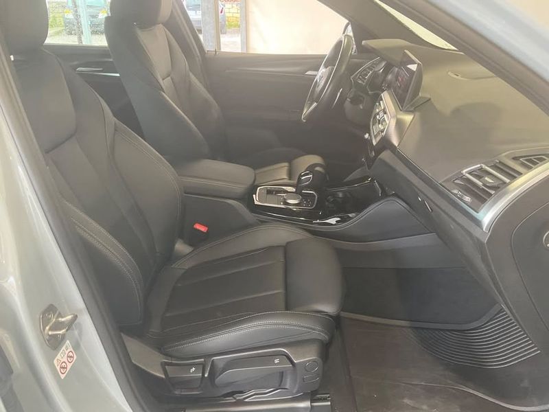BMW X4 • 2023 • 7,701 km 9