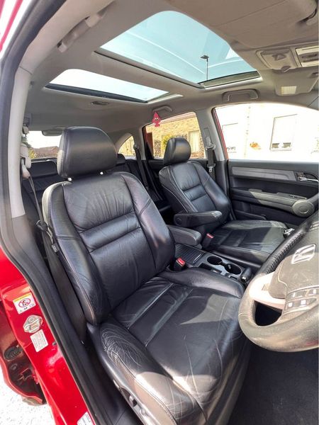 Honda CR-V • 2009 • 101,000 km 6
