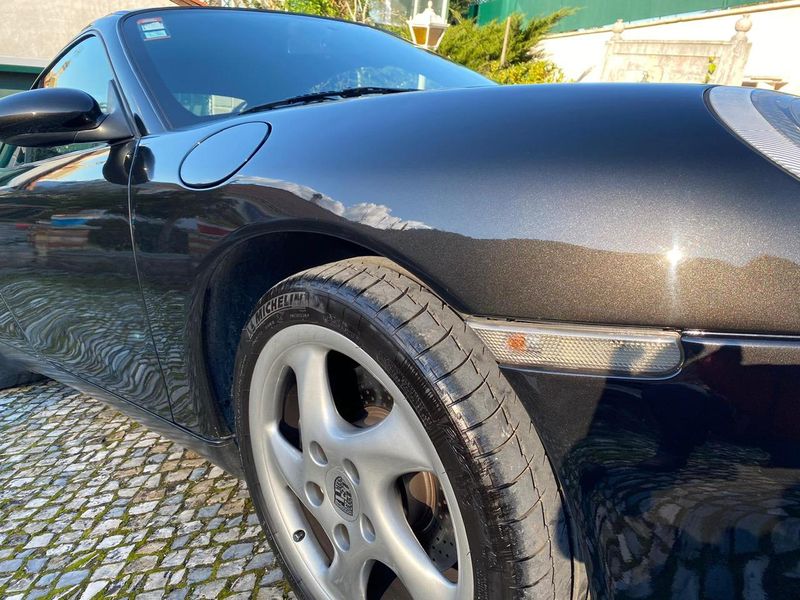 Porsche 911 Carrera • 2000 • 204,000 km 4