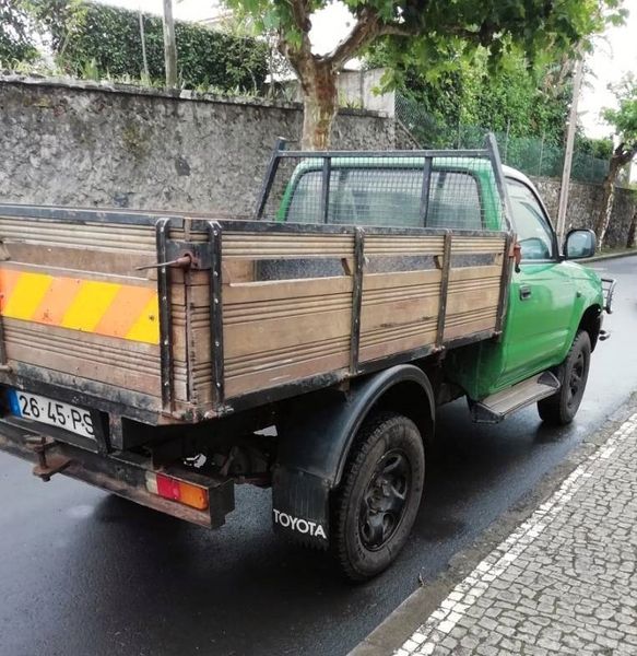 Toyota Hilux • 2000 • 300,000 km 3