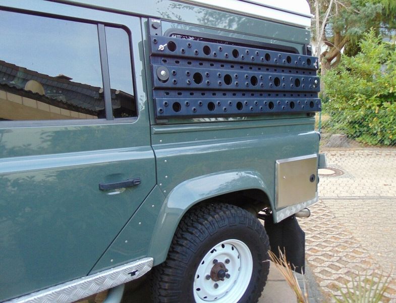 Land Rover Defender • 2015 • 82,235 km 15