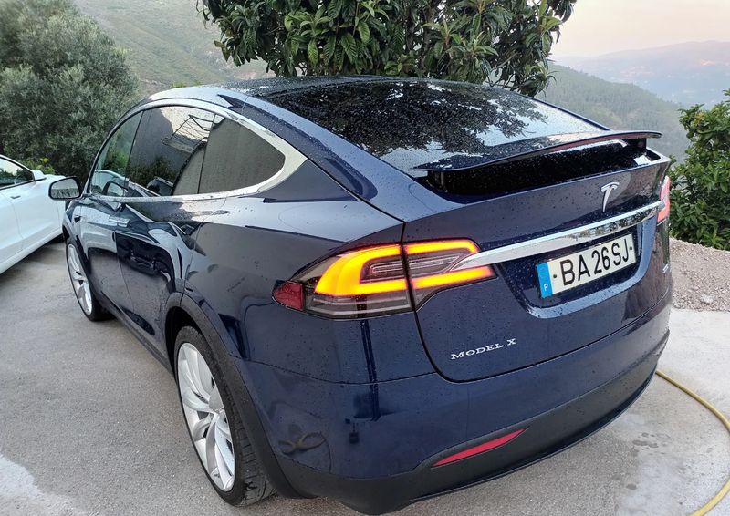 Tesla Model X • 2018 • 126,000 km 1