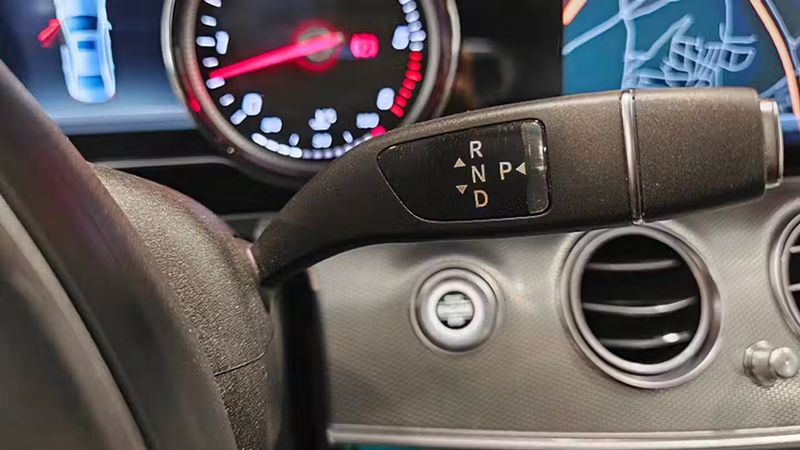 Mercedes-Benz E-Class • 2017 • 46,800 km 4