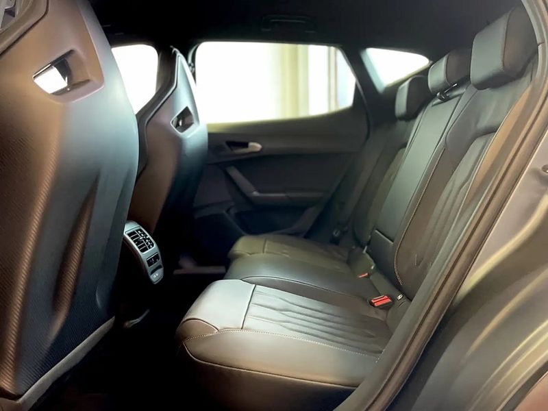 Seat Leon • 2022 • 13,900 km 2