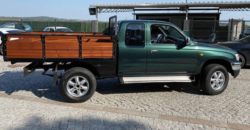 Toyota Hilux • 2002 • 250,000 km 4