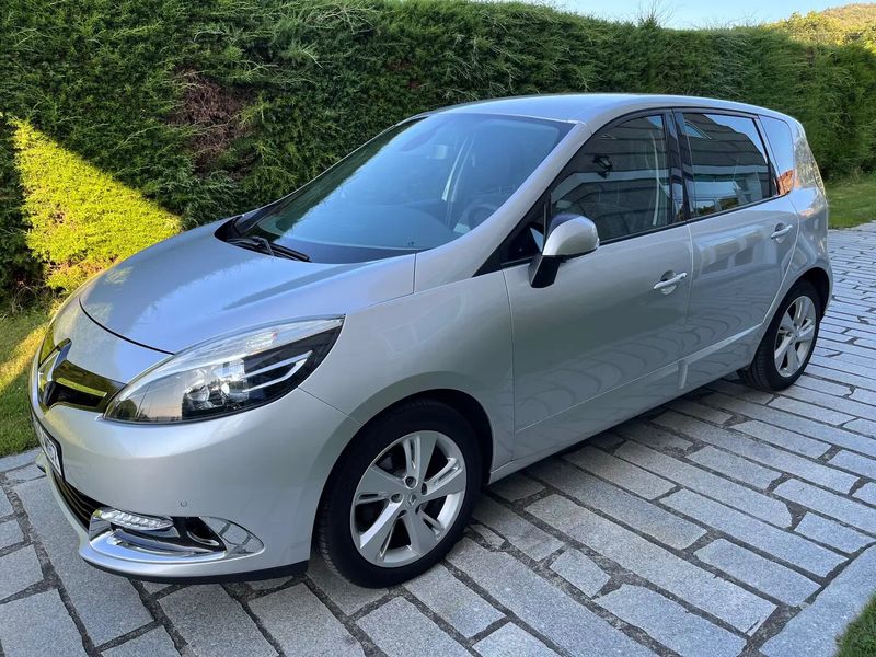 Renault Scénic • 2012 • 105,000 km 1