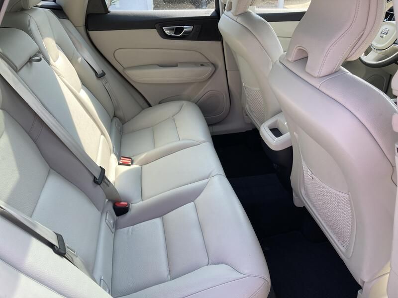 Volvo XC60 • 2024 • 12,819 km 26