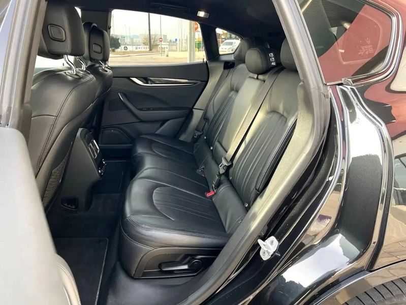 Maserati Levante • 2016 • 127,278 km 12