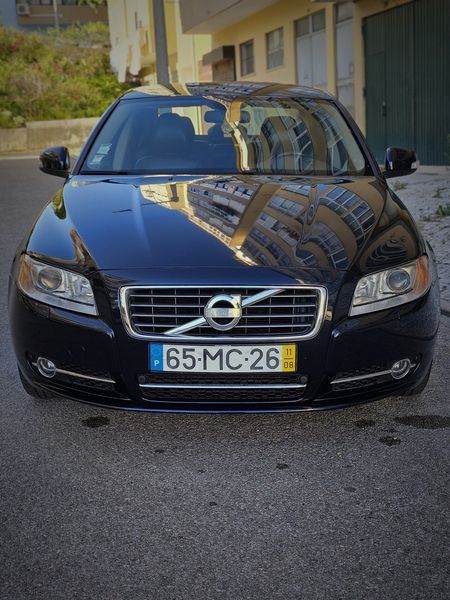 Volvo S80 • 2011 • 118,000 km 1