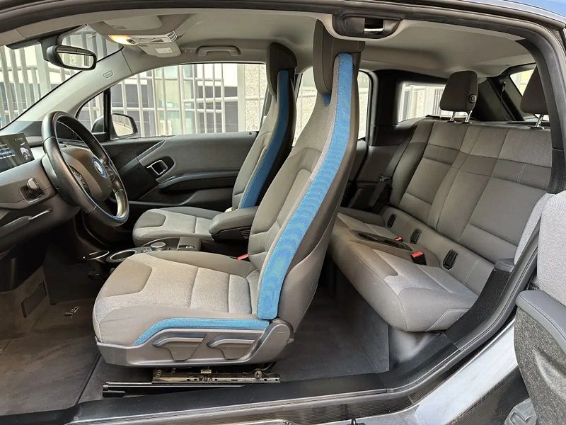 BMW i3 • 2019 • 61,900 km 4