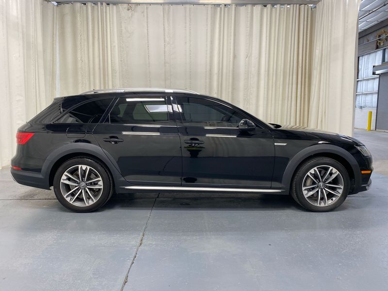 Audi A4 Allroad • 2017 • 43,921 km 2