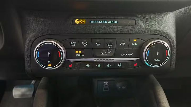 Ford Kuga • 2023 • 39,065 km 36