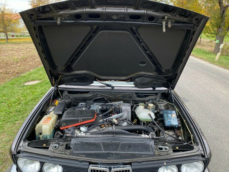 BMW 5 Series • 1986 • 116,470 km 18