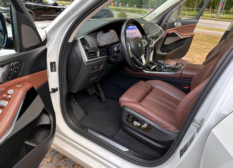 BMW X7 • 2019 • 82,000 km 9