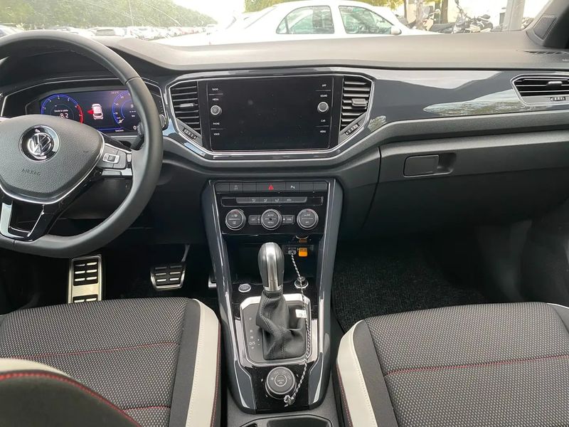 Volkswagen T-Cross • 2019 • 12,500 km 5
