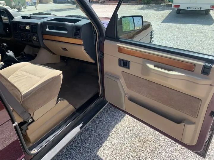 Land Rover Range Rover • 1994 • 240,000 km 2