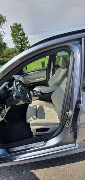 BMW 5 Series • 2018 • 98,900 km 14