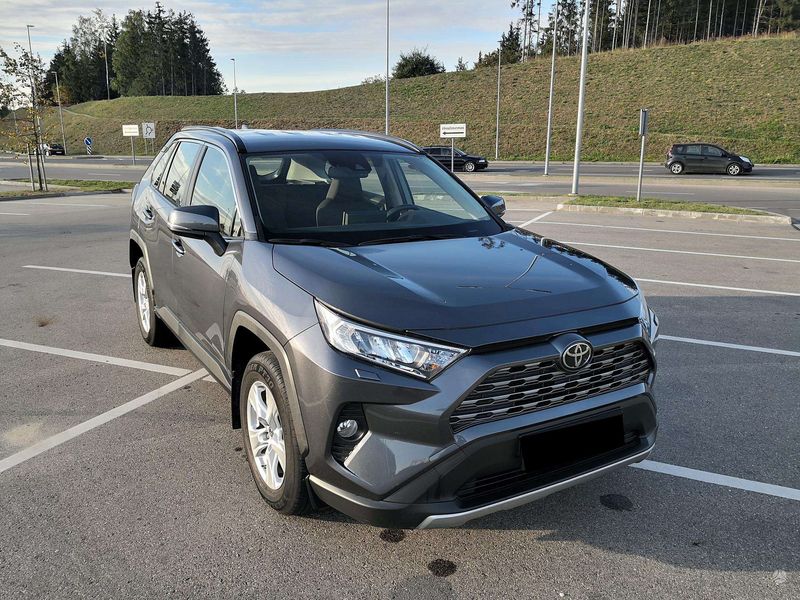 Toyota RAV4 • 2019 • 135,000 km 8