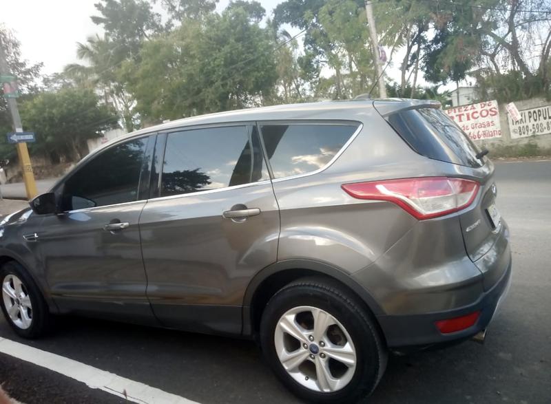 Ford Escape • 2013 • 100 km 2