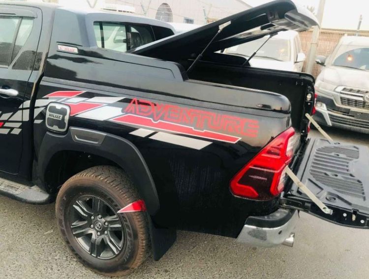 Toyota Hilux • 2020 • 32 km 2