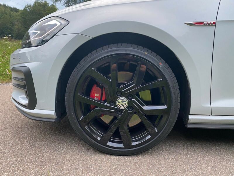 Volkswagen Golf • 2017 • 81,000 km 6