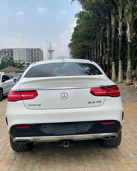 Mercedes-Benz GLE • 2019 • 5,000 km 3