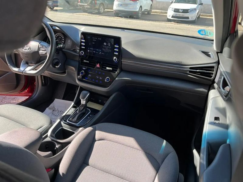 Hyundai Ioniq Hybrid • 2022 • 93,638 km 4