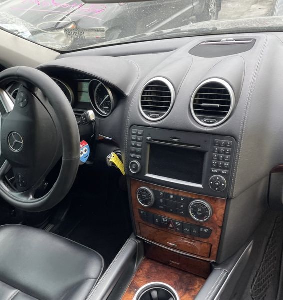 Mercedes-Benz GL • 2012 • 230,000 km 9