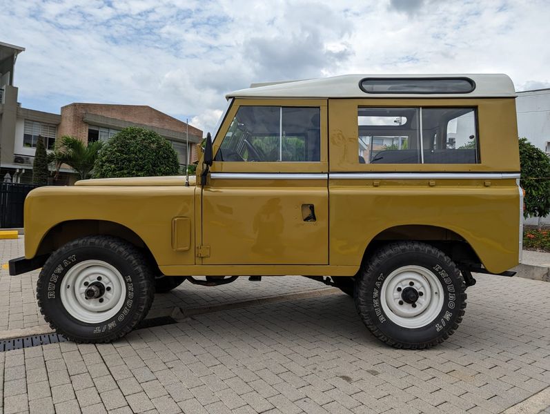 Land Rover 109 • 1979 • 39,936 mi 5