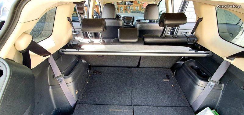 Mitsubishi Outlander • 2016 • 79,000 km 2