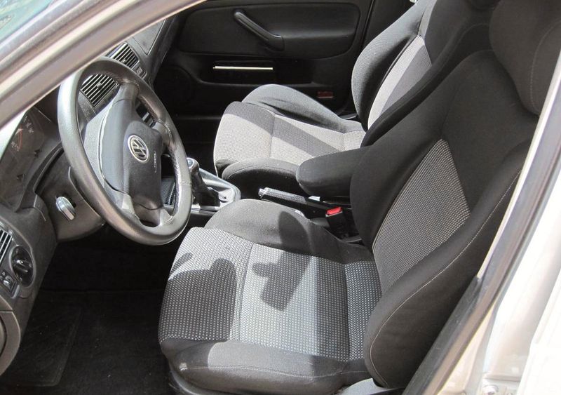 Volkswagen Golf • 2000 • 199,999 km 9