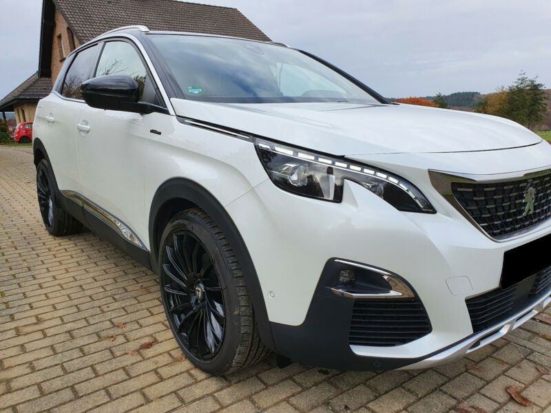 Peugeot 3008 • 2017 • 105,500 km 2